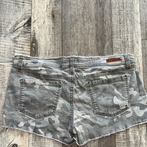 LEI Camouflage Jean Shorts m-size 13